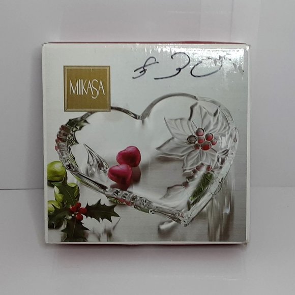 Mikasa Holiday Bloom Heart Dish Poinsetta Holidays Christmas Candy Dish - Picture 1 of 5